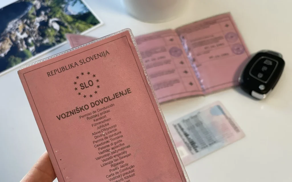 Kupiti zakonito vozniško dovoljenje.